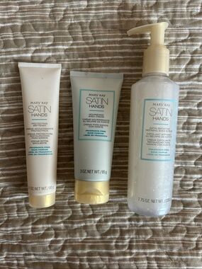 New Mary Kay satin hands set fragrance free
